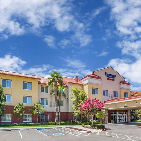 Fairfield Inn And Suites Търлок Екстериор снимка