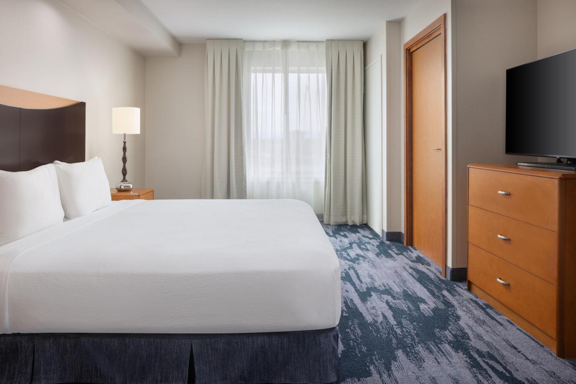 Fairfield Inn And Suites Търлок Екстериор снимка