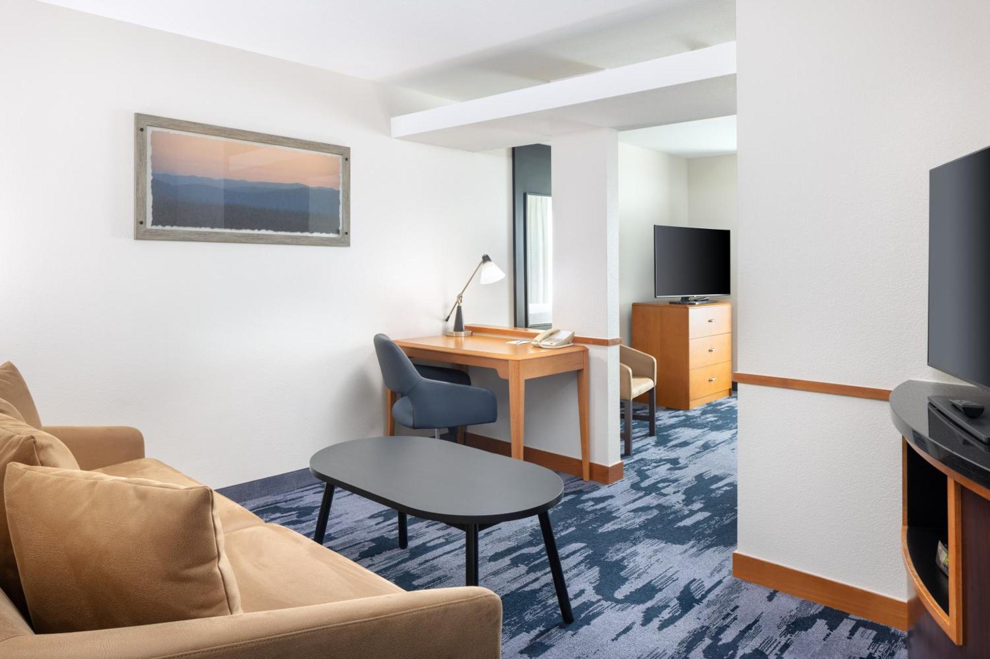 Fairfield Inn And Suites Търлок Екстериор снимка