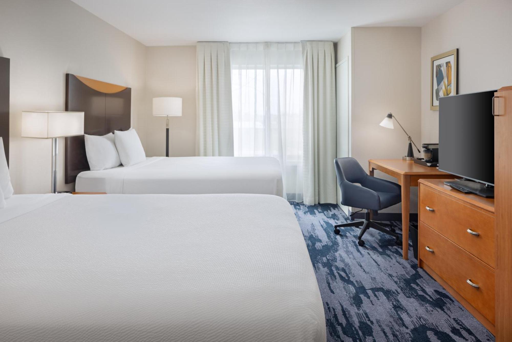 Fairfield Inn And Suites Търлок Екстериор снимка