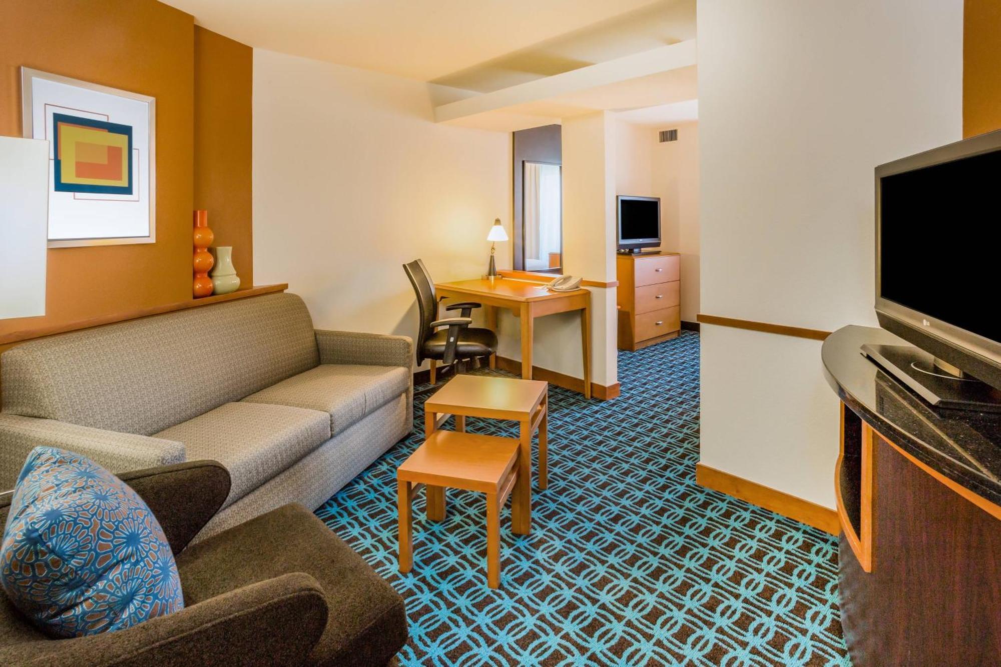 Fairfield Inn And Suites Търлок Екстериор снимка