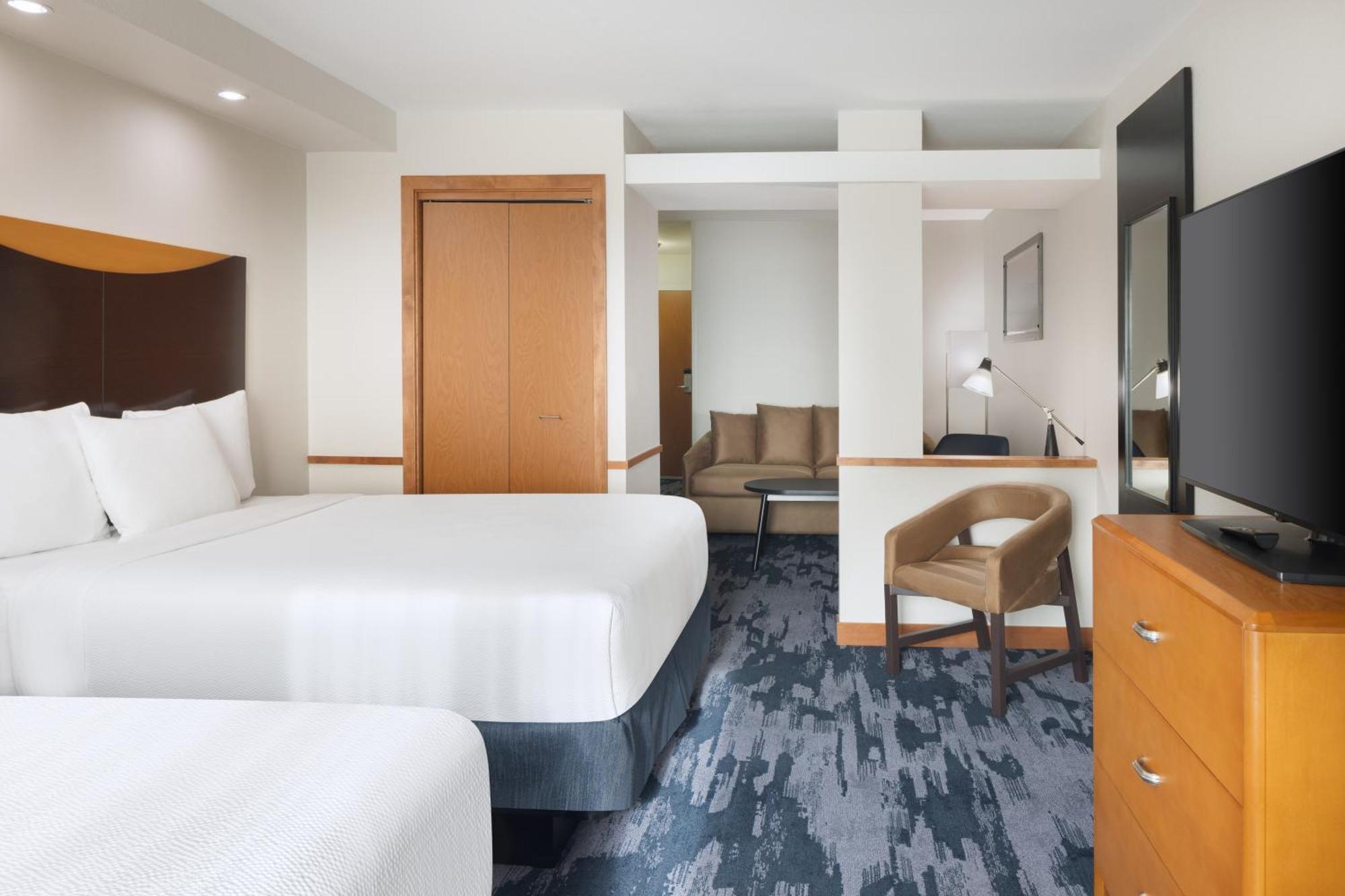 Fairfield Inn And Suites Търлок Екстериор снимка