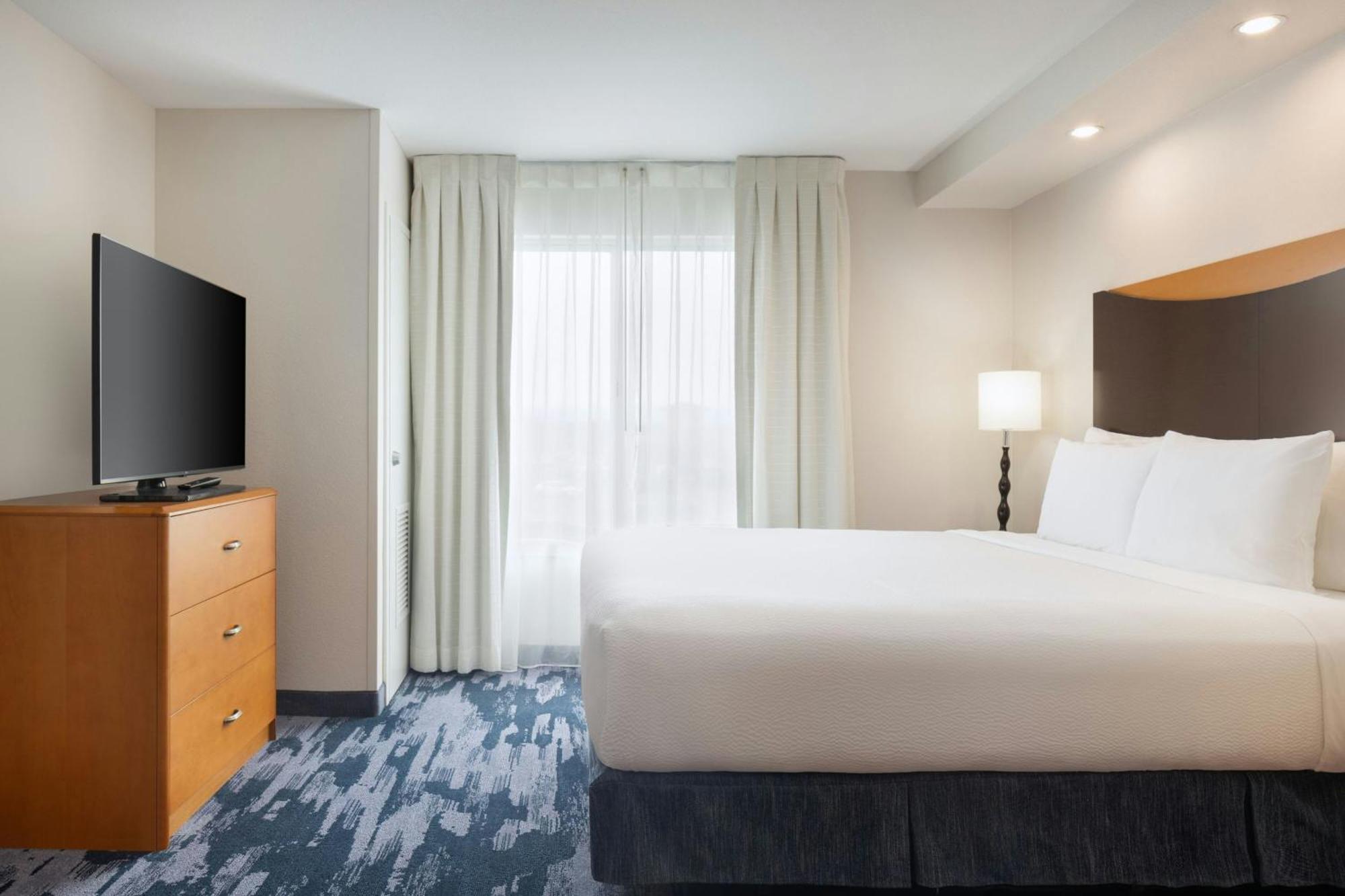 Fairfield Inn And Suites Търлок Екстериор снимка
