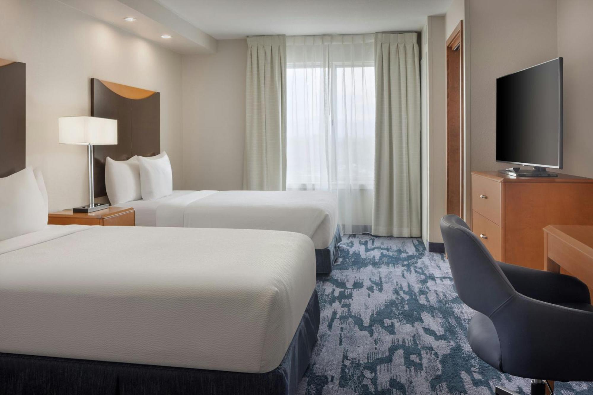 Fairfield Inn And Suites Търлок Екстериор снимка