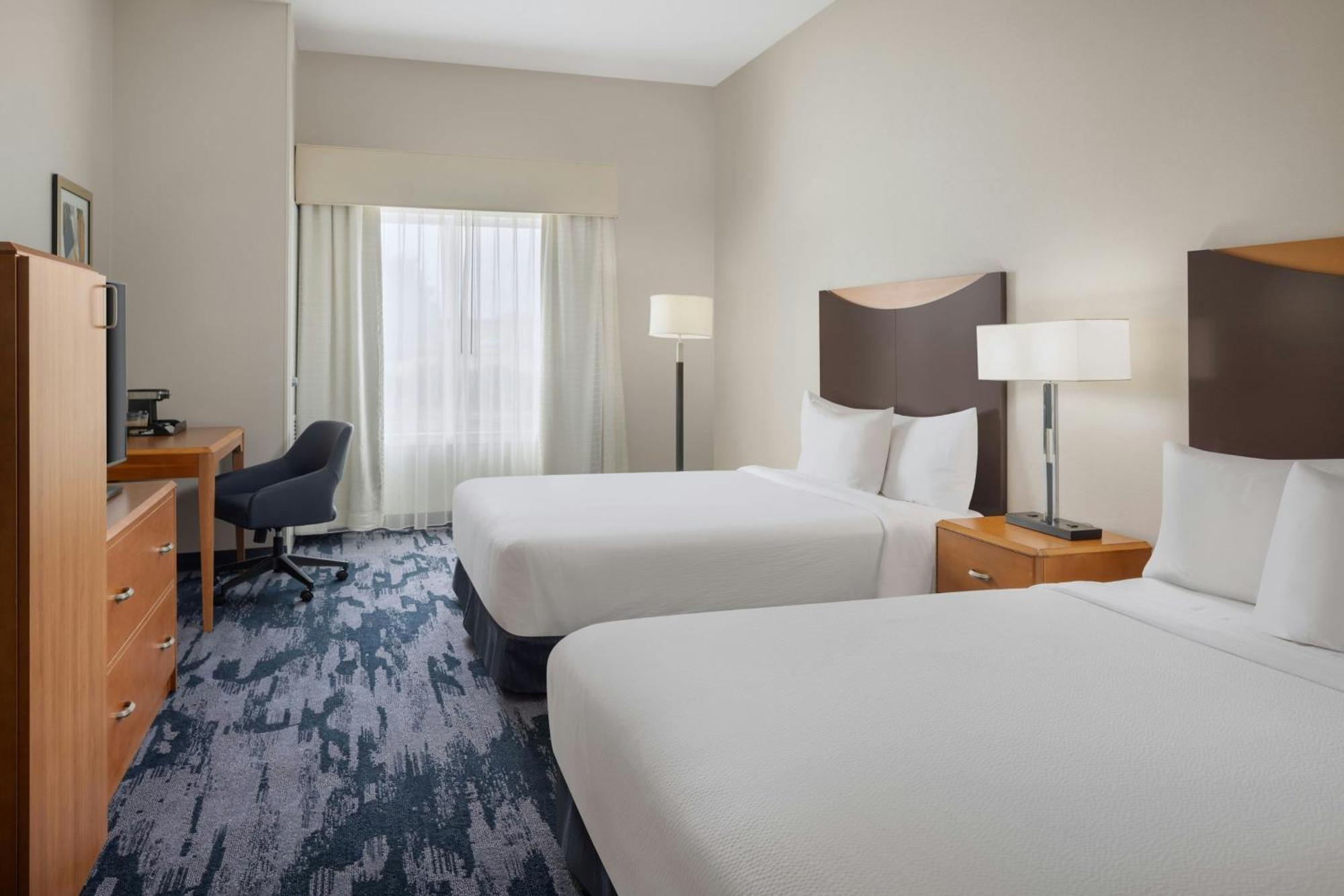 Fairfield Inn And Suites Търлок Екстериор снимка