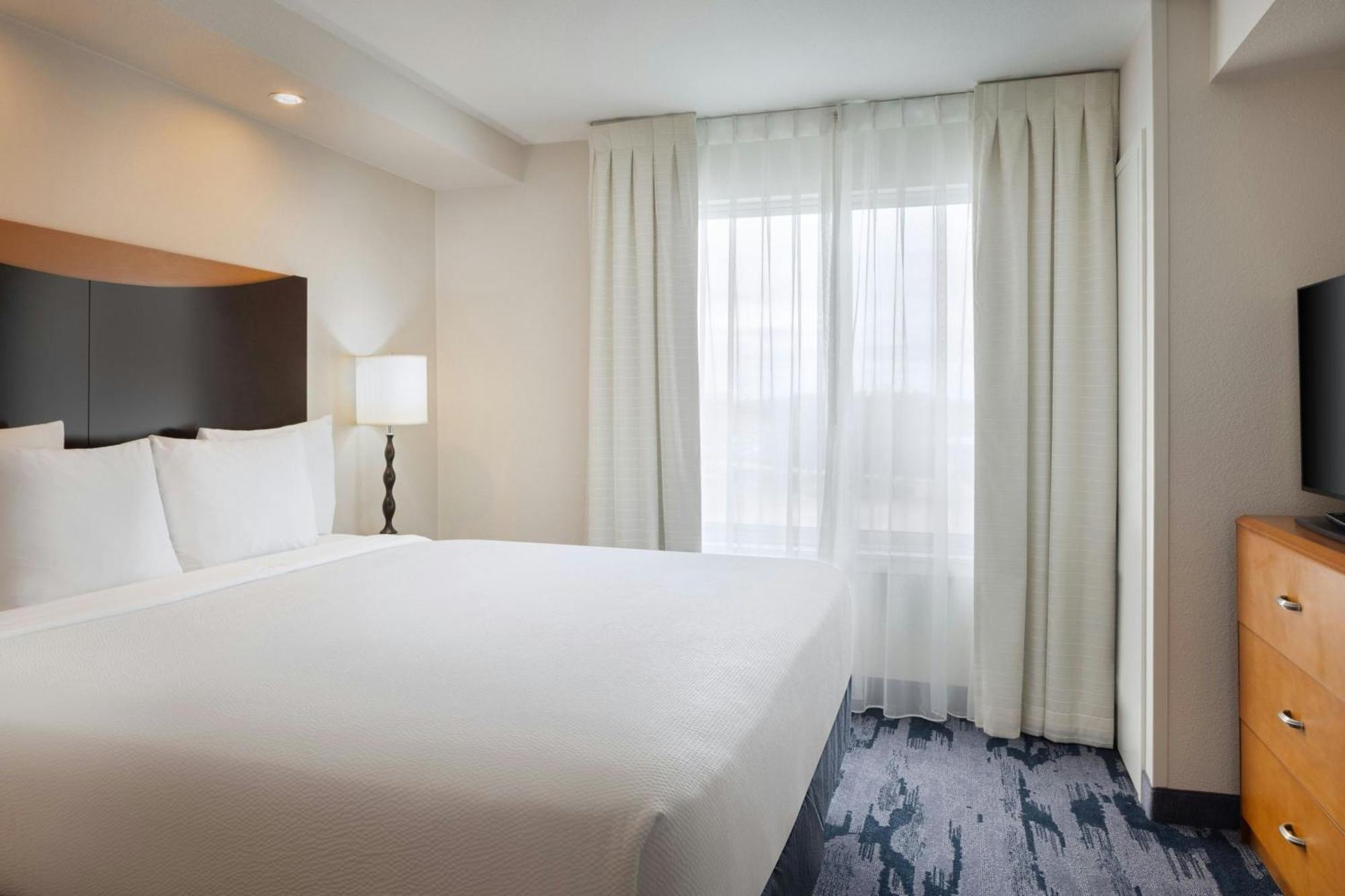 Fairfield Inn And Suites Търлок Екстериор снимка