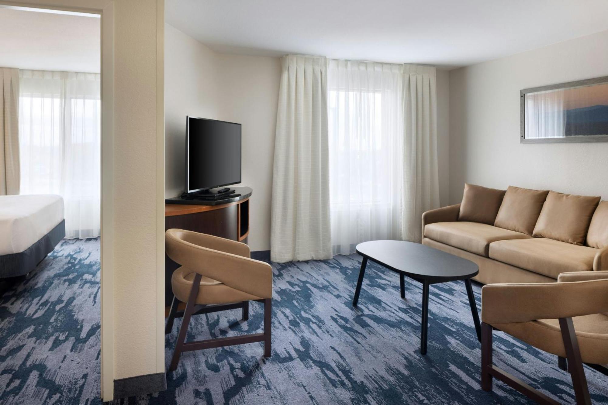 Fairfield Inn And Suites Търлок Екстериор снимка