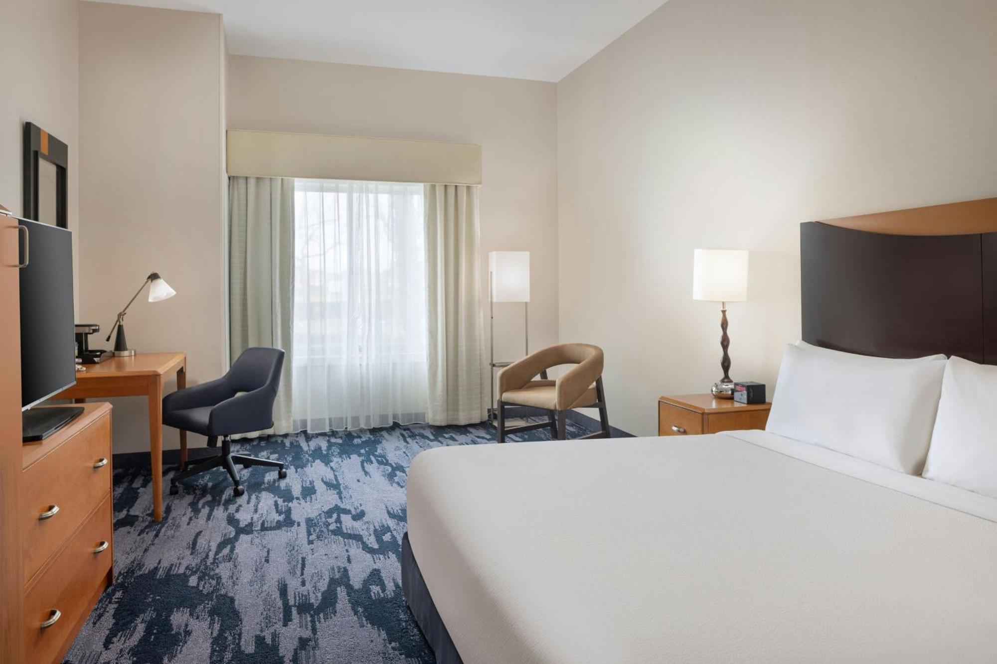 Fairfield Inn And Suites Търлок Екстериор снимка